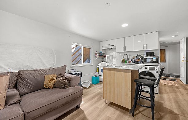 3279 W 11th Avenue Kitsilano