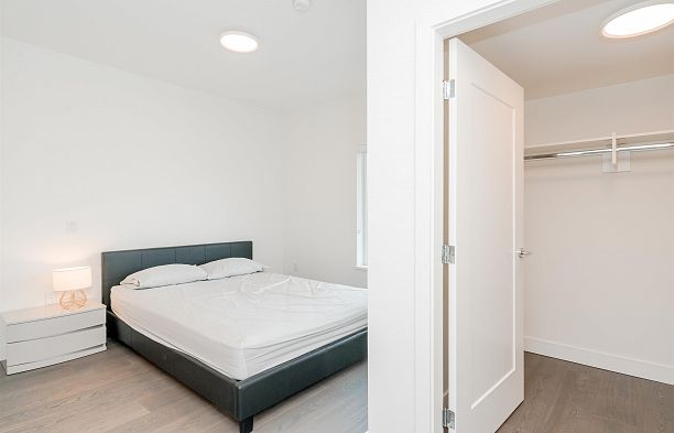 602 477 W 59th Avenue South Cambie