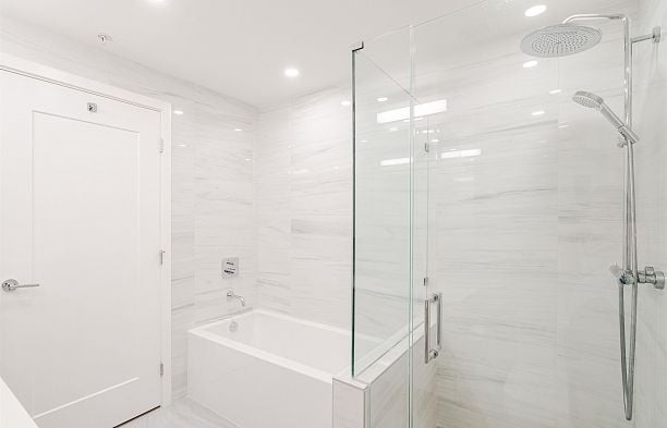 602 477 W 59th Avenue South Cambie