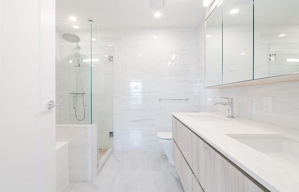 602 477 W 59th Avenue South Cambie