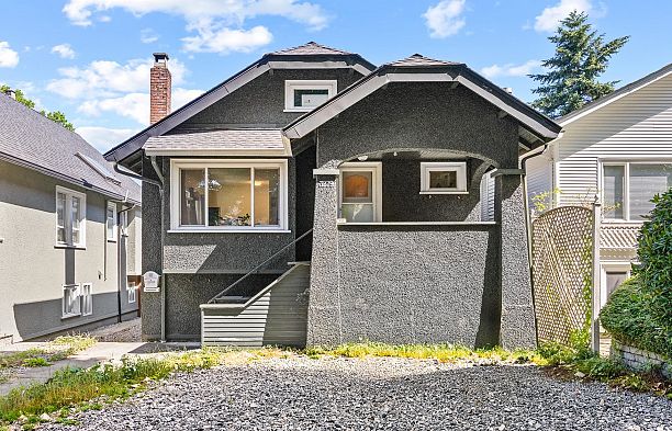 3279 W 11th Avenue Kitsilano