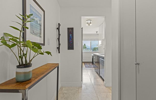 307 2335 York Avenue Kitsilano