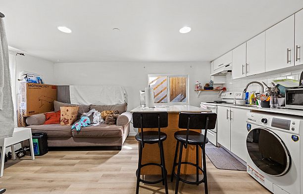 3279 W 11th Avenue Kitsilano