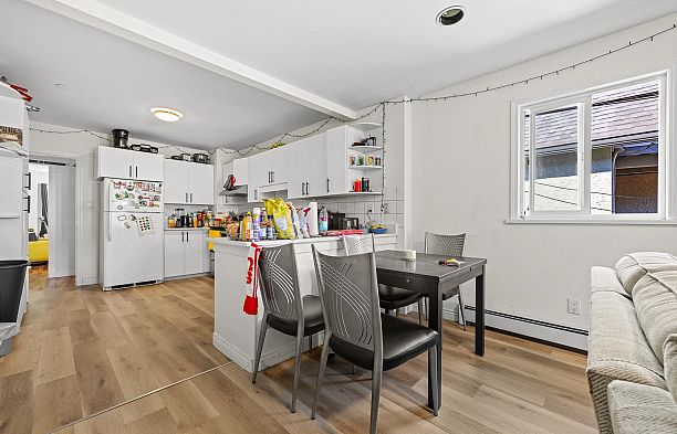 3279 W 11th Avenue Kitsilano