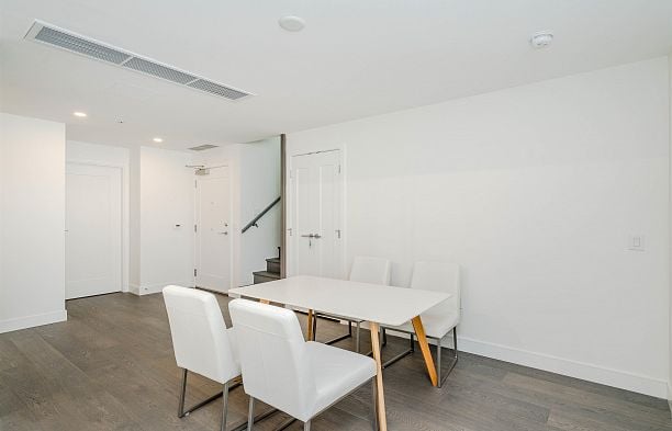 602 477 W 59th Avenue South Cambie