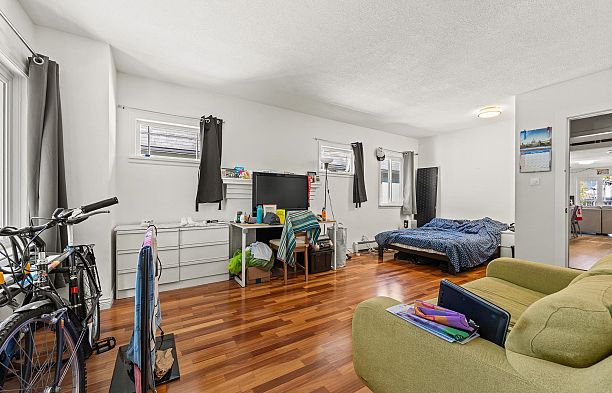 3279 W 11th Avenue Kitsilano