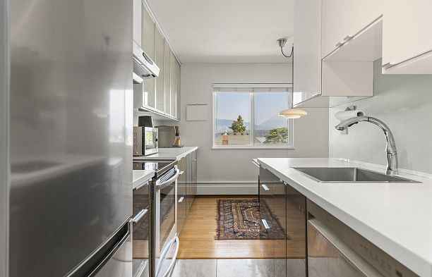 307 2335 York Avenue Kitsilano