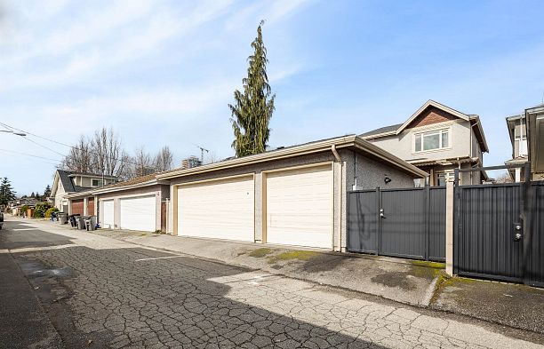 172 W 46th Avenue Oakridge VW