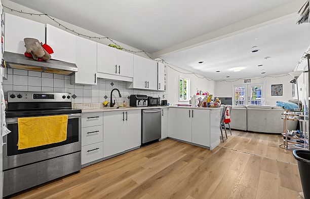 3279 W 11th Avenue Kitsilano