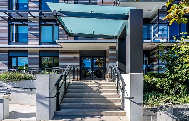 602 477 W 59th Avenue South Cambie