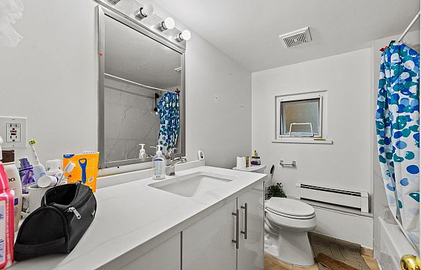 3279 W 11th Avenue Kitsilano