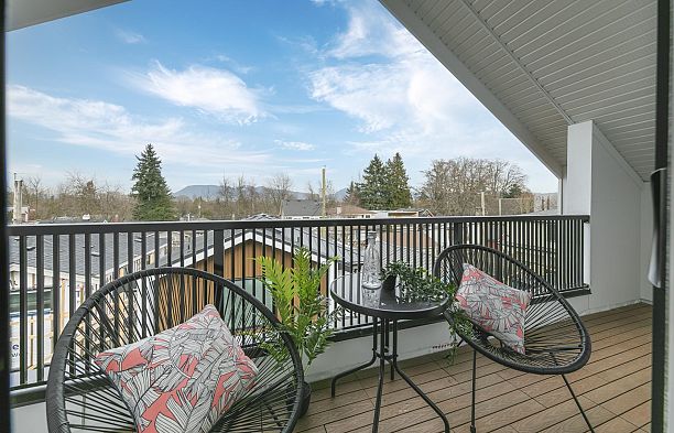 2 4023 W 18th Avenue Dunbar