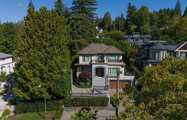 3085 W 49 Avenue Southlands