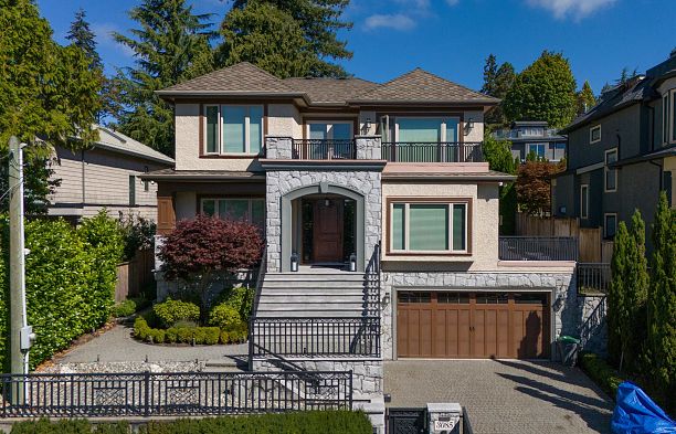 3085 W 49 Avenue Southlands