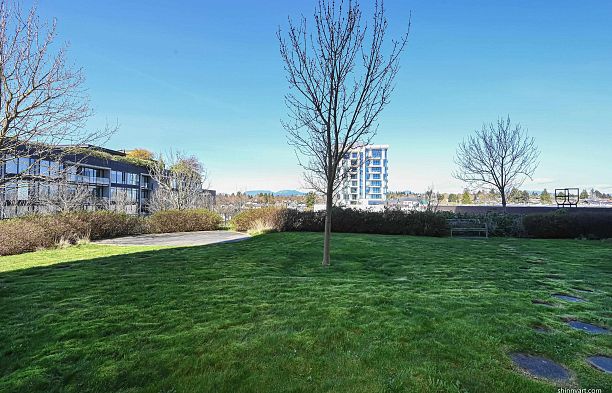 2001 8555 Granville Street S.W. Marine