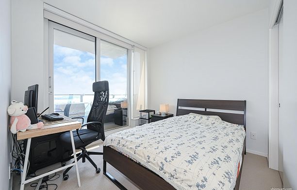 2001 8555 Granville Street S.W. Marine
