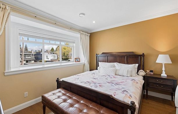 2911 W 35th Avenue MacKenzie Heights