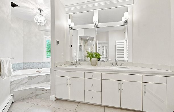 4245 Nautilus Close Point Grey