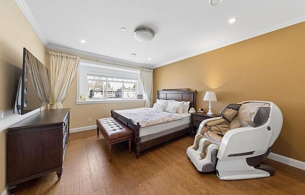 2911 W 35th Avenue MacKenzie Heights