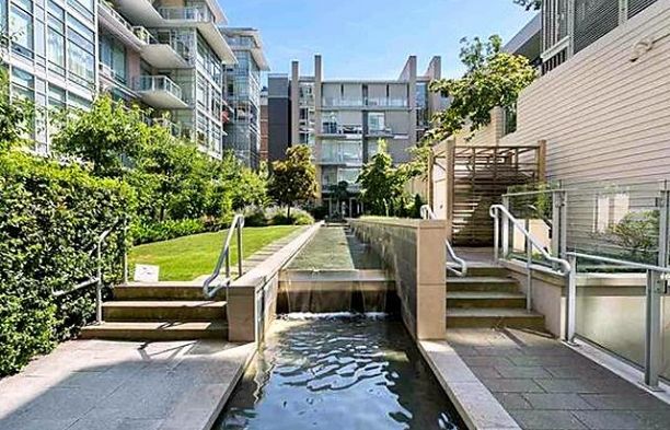 1618 Columbia Street False Creek