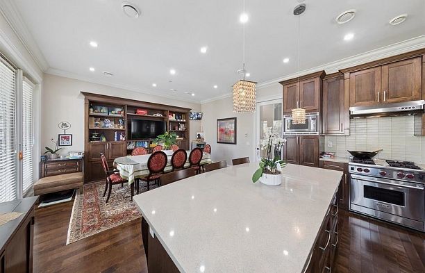 2911 W 35th Avenue MacKenzie Heights