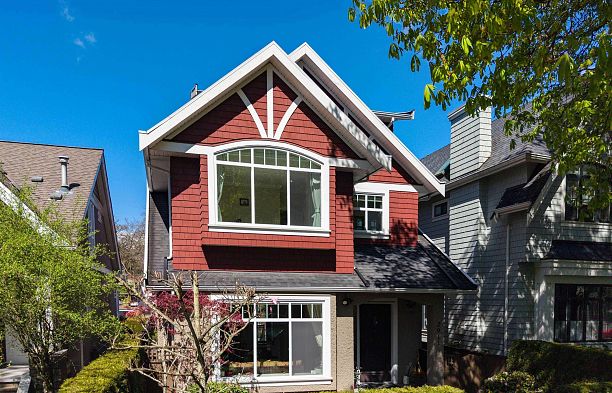2911 W 35th Avenue MacKenzie Heights