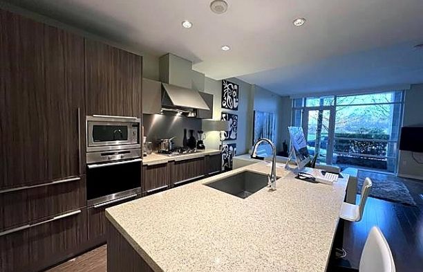 1618 Columbia Street False Creek