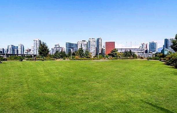 1618 Columbia Street False Creek