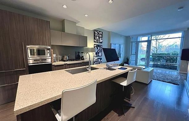 1618 Columbia Street False Creek