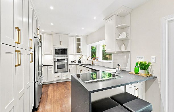 4245 Nautilus Close Point Grey