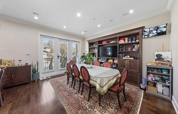 2911 W 35th Avenue MacKenzie Heights