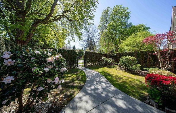 2911 W 35th Avenue MacKenzie Heights