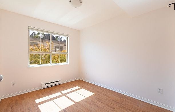 34 2375 W Broadway Kitsilano