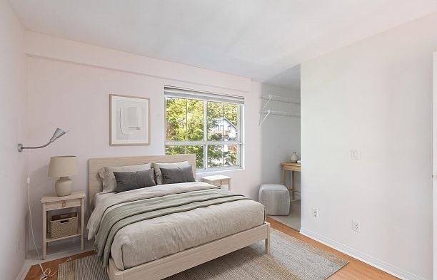 34 2375 W Broadway Kitsilano