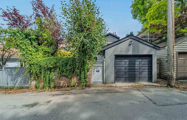 3675 Blenheim Street Dunbar