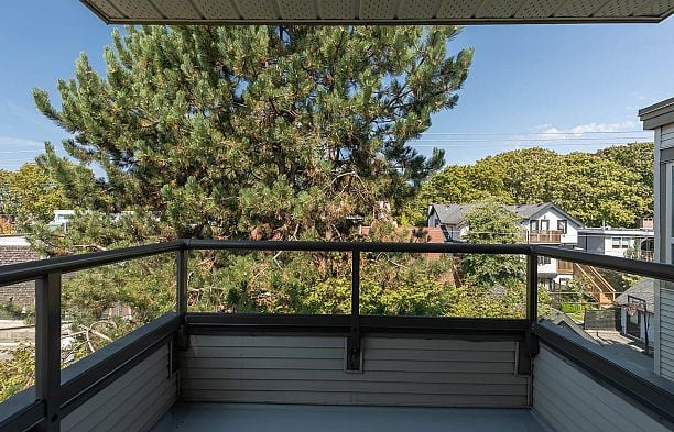 34 2375 W Broadway Kitsilano