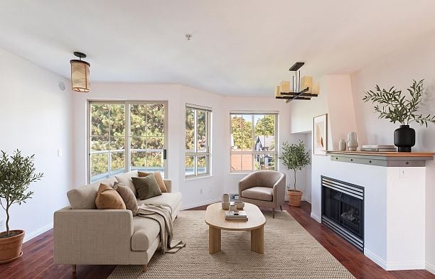 34 2375 W Broadway Kitsilano