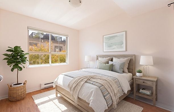 34 2375 W Broadway Kitsilano