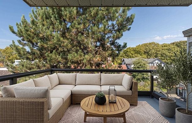 34 2375 W Broadway Kitsilano