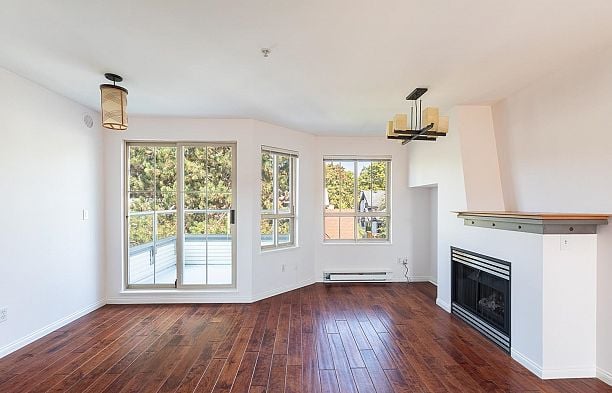 34 2375 W Broadway Kitsilano