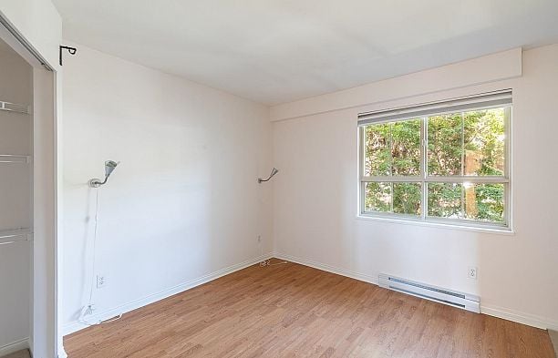 34 2375 W Broadway Kitsilano