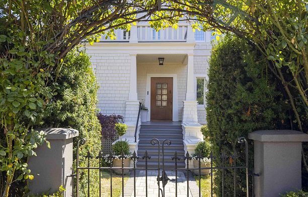 5112 Maple Street Quilchena