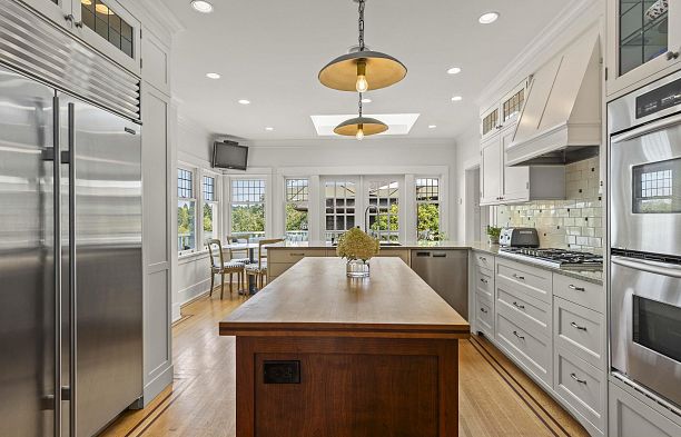 5112 Maple Street Quilchena