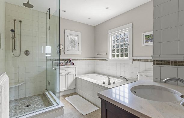 5112 Maple Street Quilchena