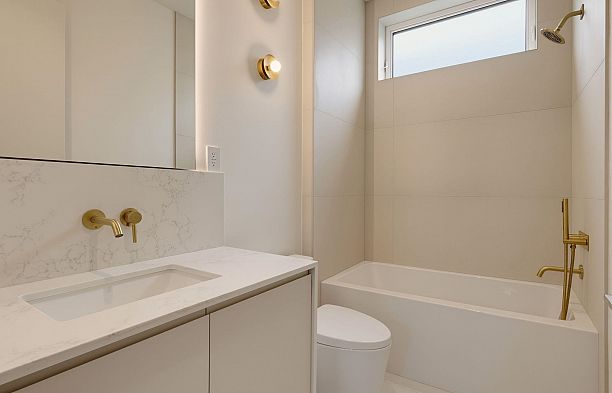 2 3617 W 12th Avenue Kitsilano