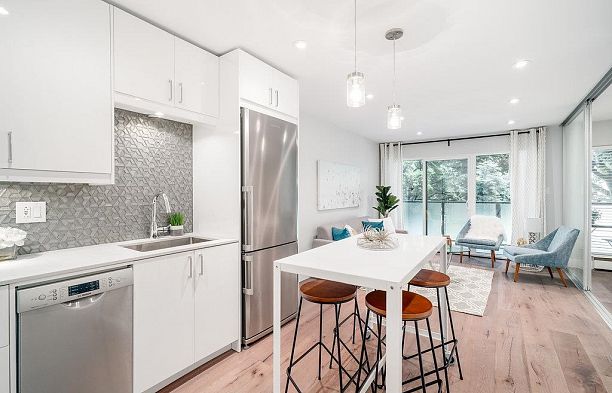 208 1425 Cypress Street Kitsilano