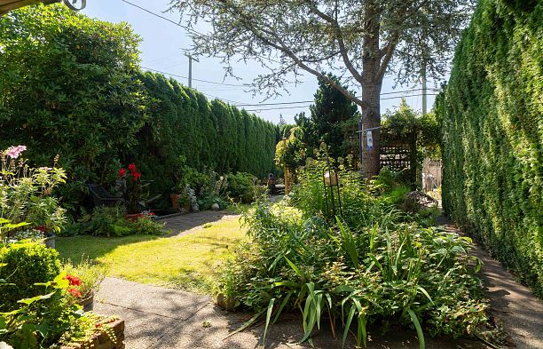 3864 W 29th Avenue Dunbar