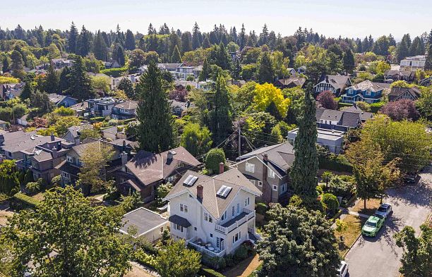 5112 Maple Street Quilchena