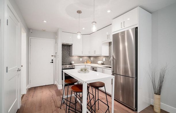 208 1425 Cypress Street Kitsilano