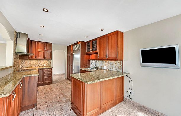 203 1675 Hornby Street Yaletown
